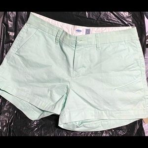 Woman old navy shorts
